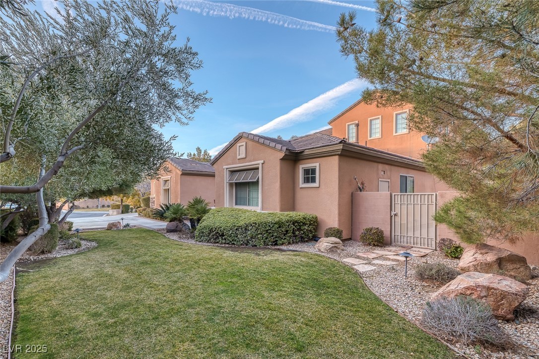 6 Caves Valley Court