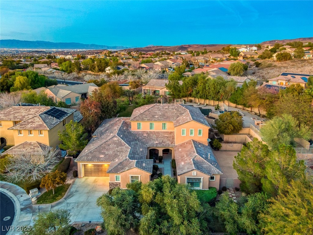 6 Caves Valley Court