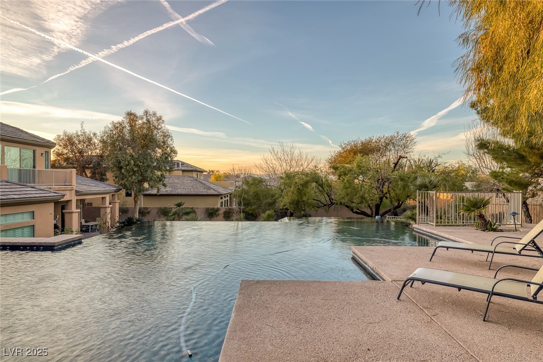6 Caves Valley Court