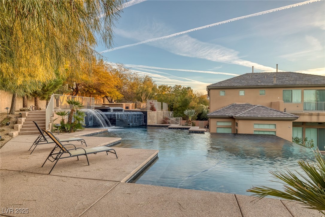 6 Caves Valley Court