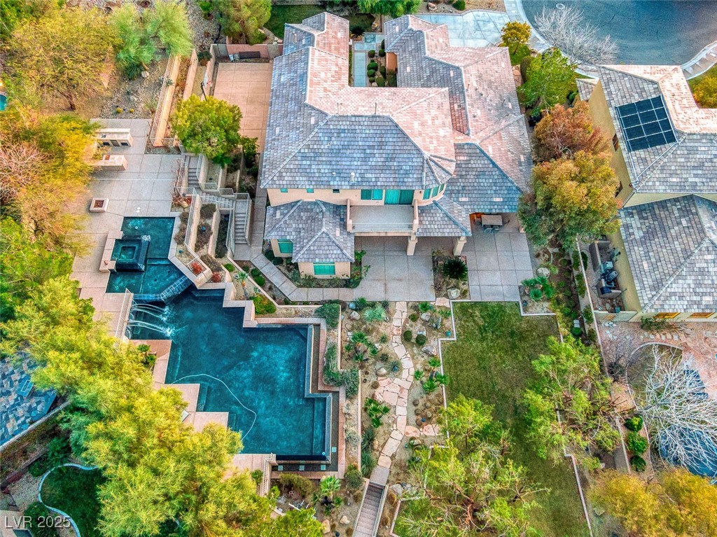 6 Caves Valley Court