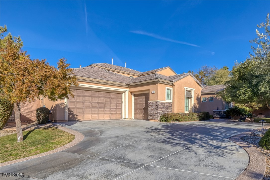 6 Caves Valley Court