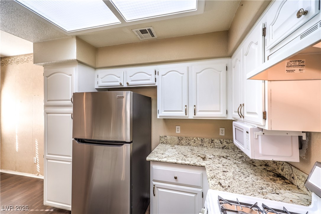 3320 South Fort Apache Road 125