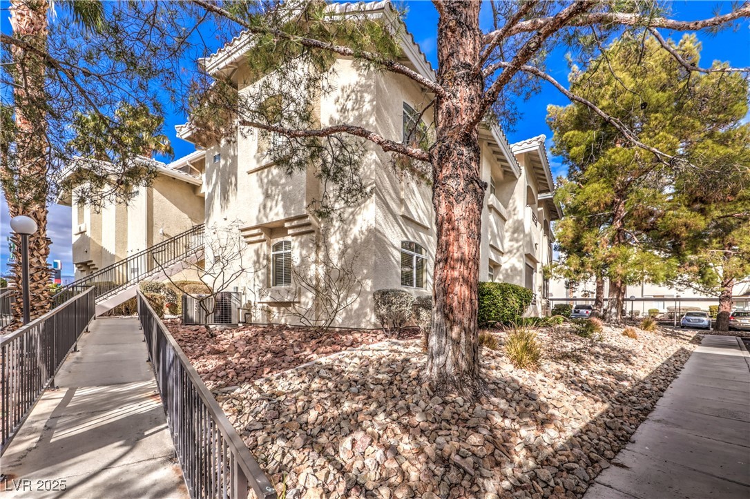 3320 South Fort Apache Road 125