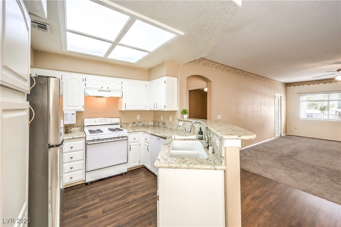 3320 South Fort Apache Road 125