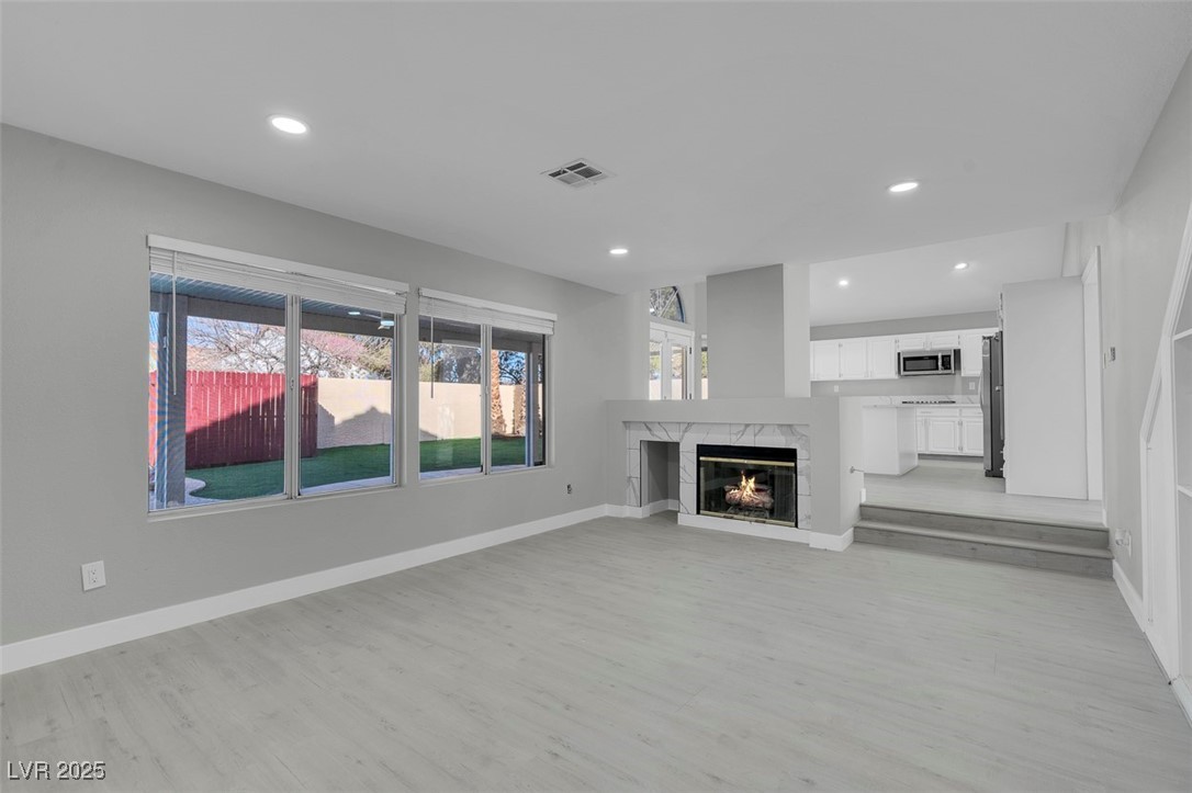 6586 West Mesa Vista Avenue