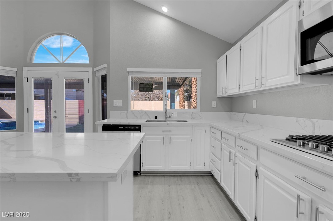 6586 West Mesa Vista Avenue
