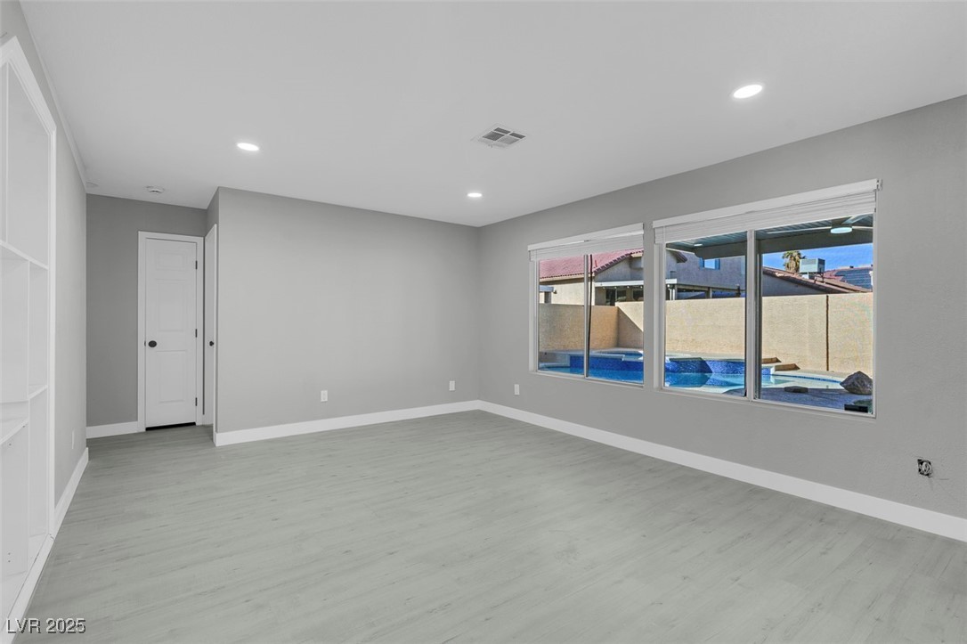 6586 West Mesa Vista Avenue