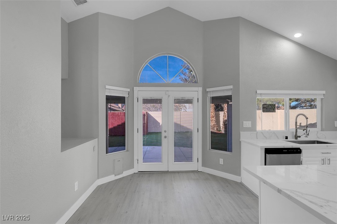 6586 West Mesa Vista Avenue