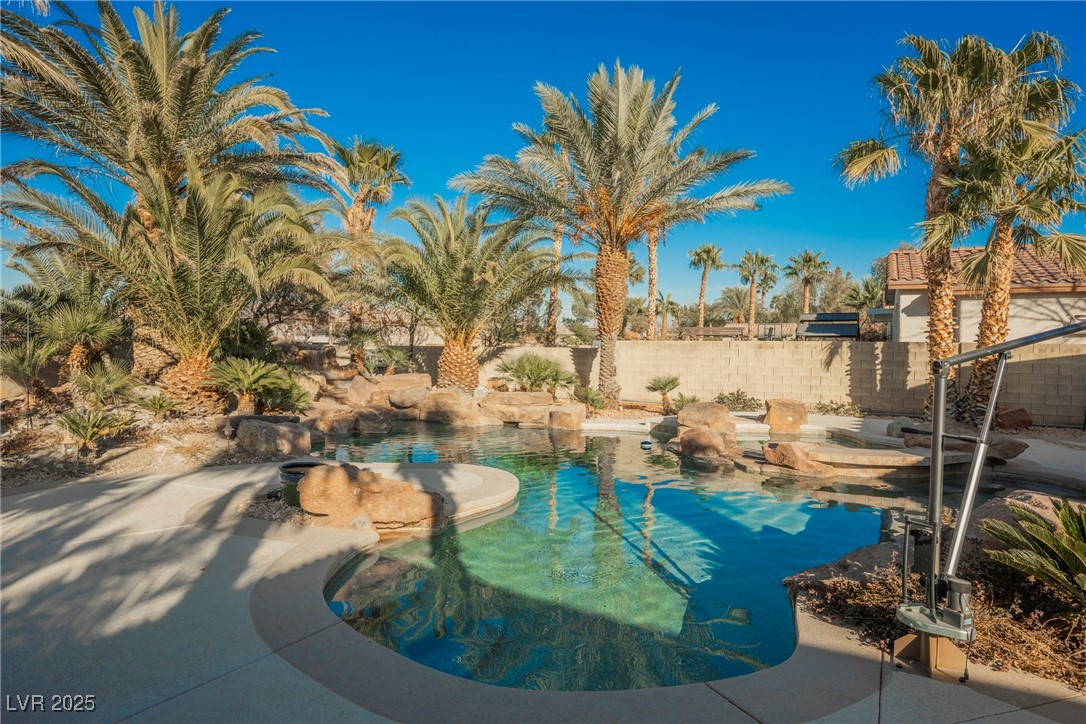 328 Hedgehope Drive