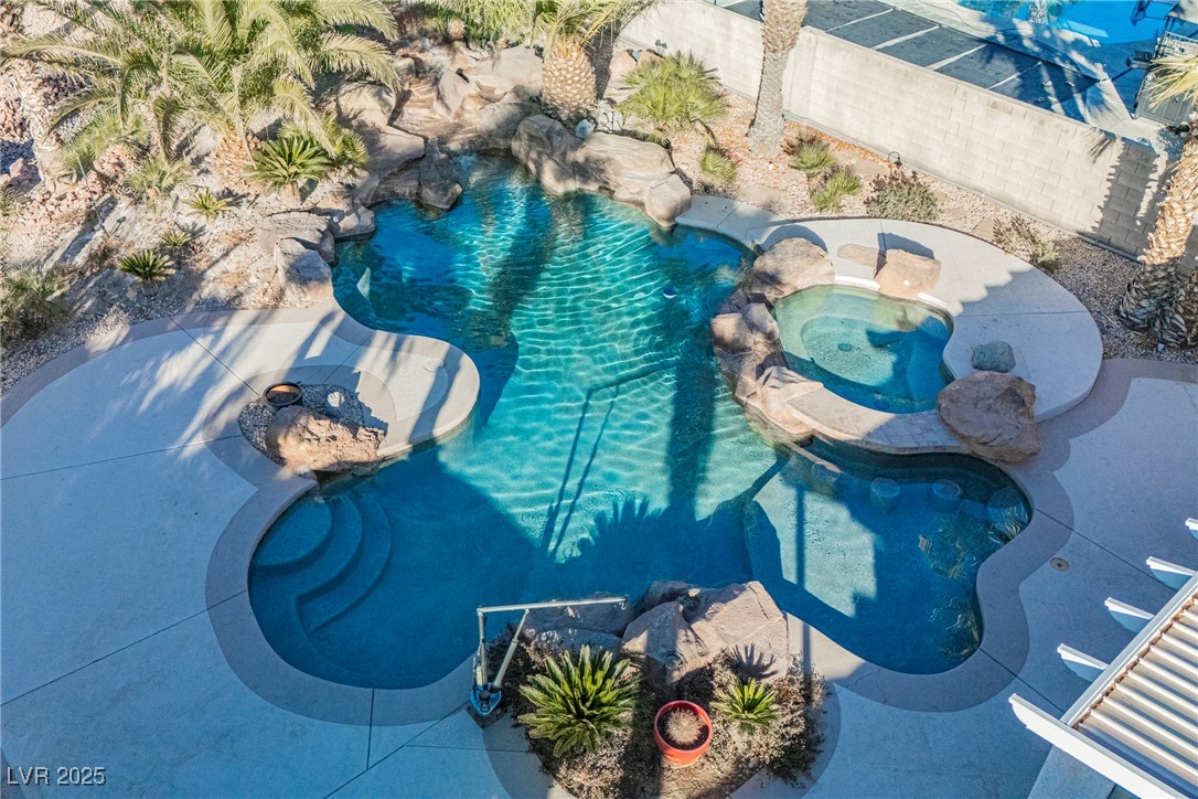 328 Hedgehope Drive