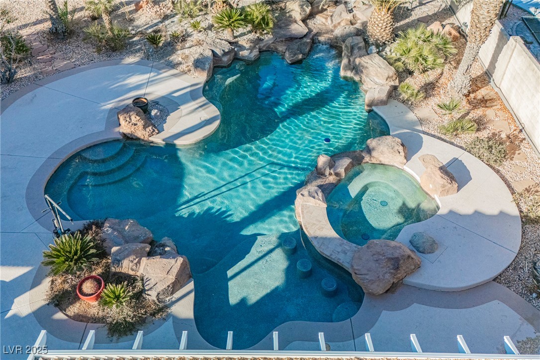 328 Hedgehope Drive