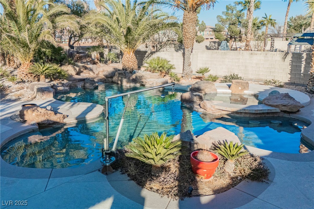 328 Hedgehope Drive