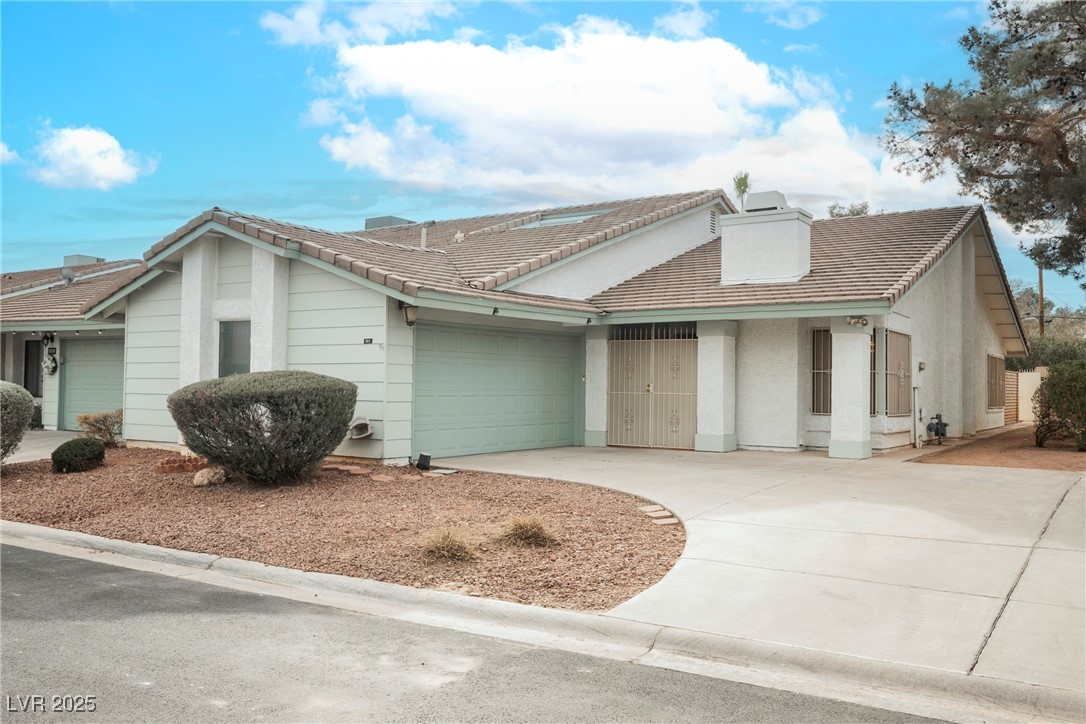 2015 Heritage Oaks Street