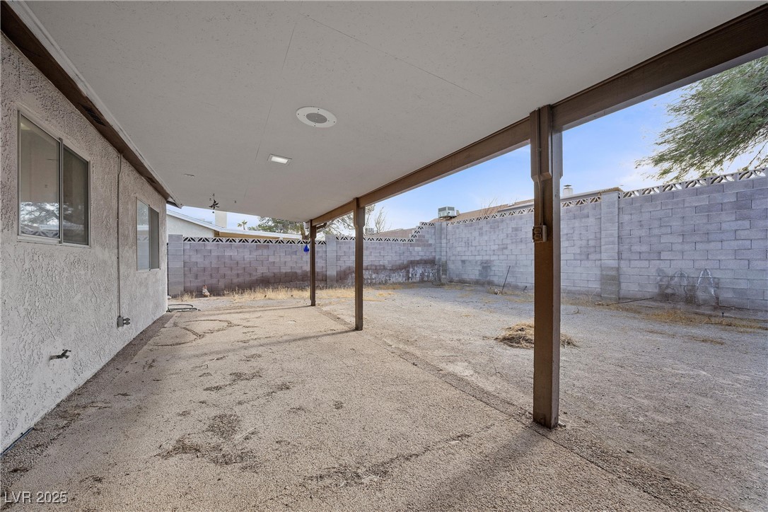 1841 Golden Shadow Drive