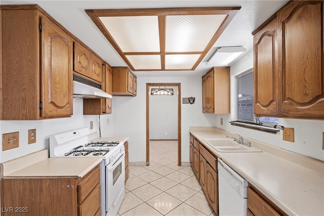 1841 Golden Shadow Drive