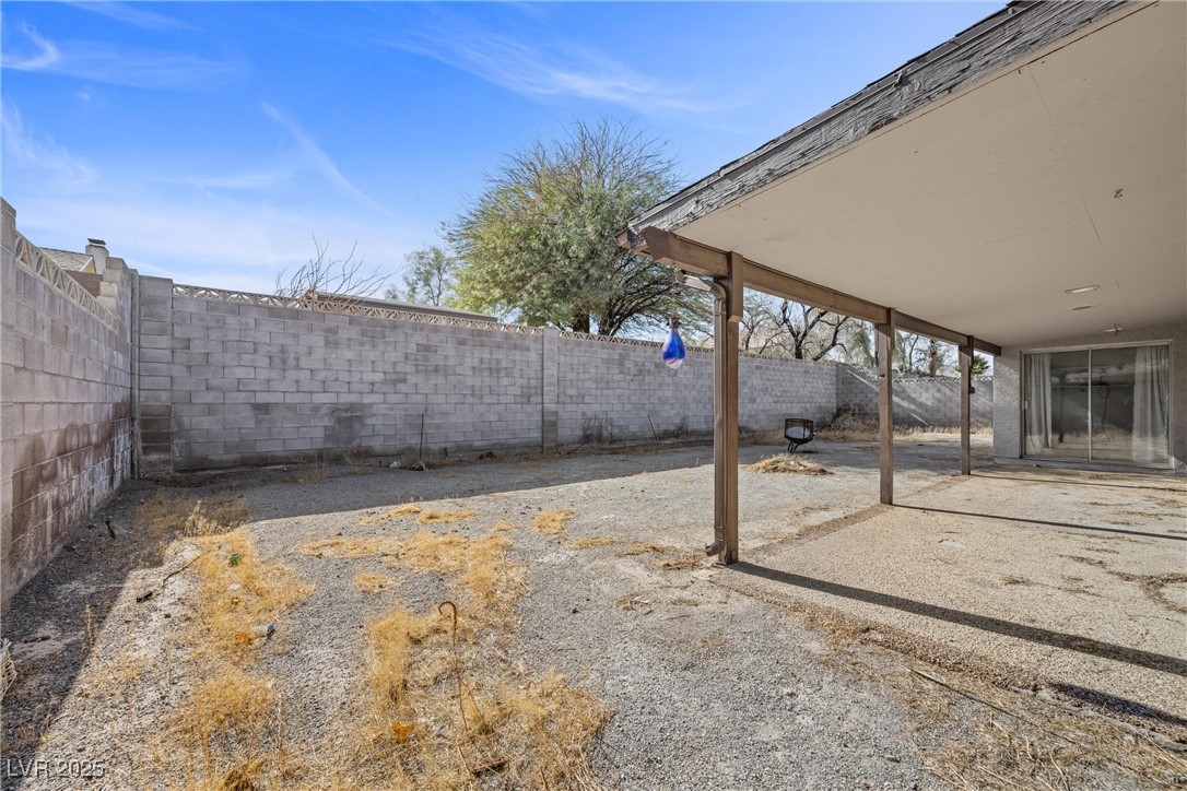 1841 Golden Shadow Drive
