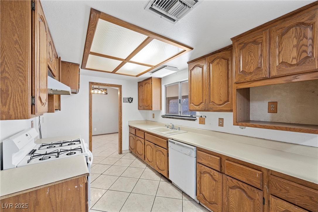 1841 Golden Shadow Drive