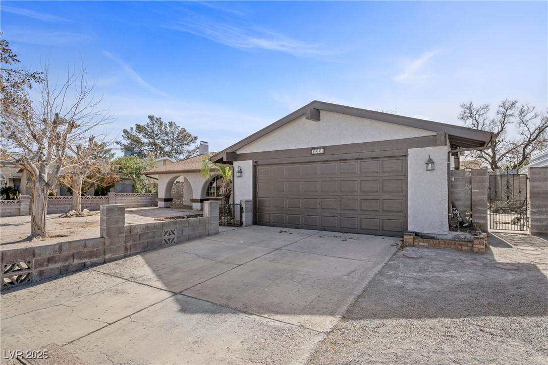 1841 Golden Shadow Drive
