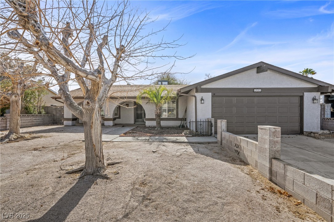 1841 Golden Shadow Drive
