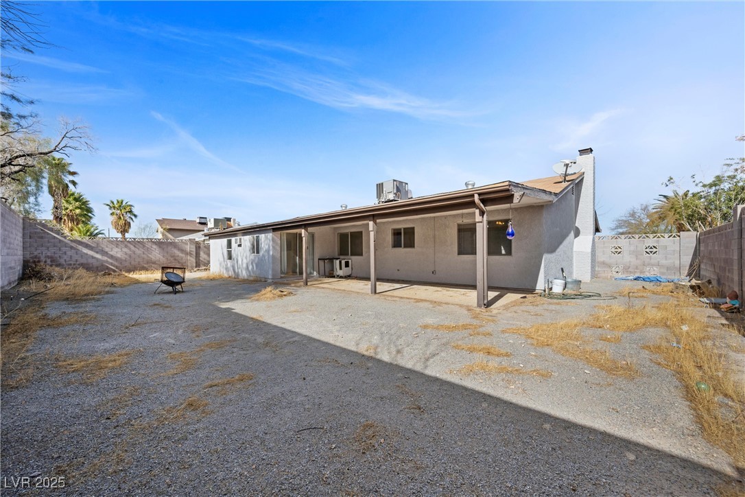 1841 Golden Shadow Drive