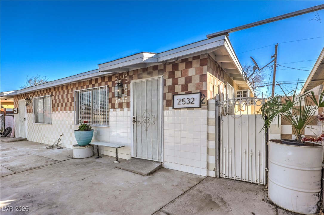 2532 Salt Lake Street