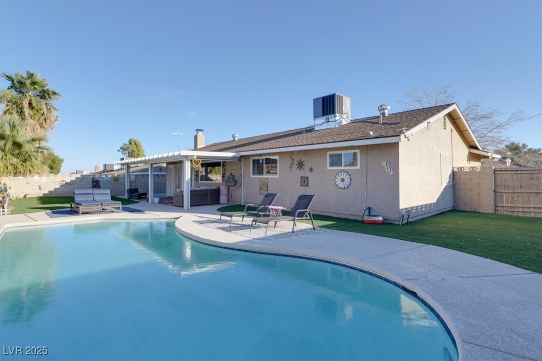 4050 Royalhill Avenue