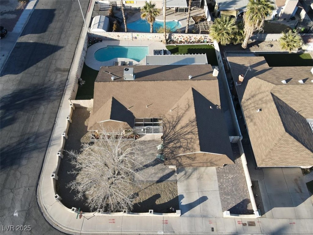 4050 Royalhill Avenue