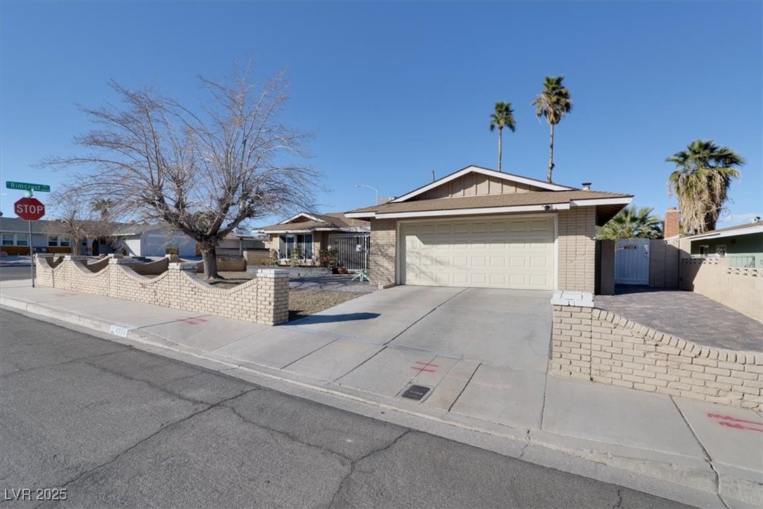 4050 Royalhill Avenue