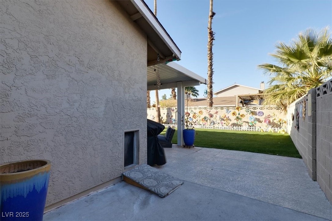 4050 Royalhill Avenue