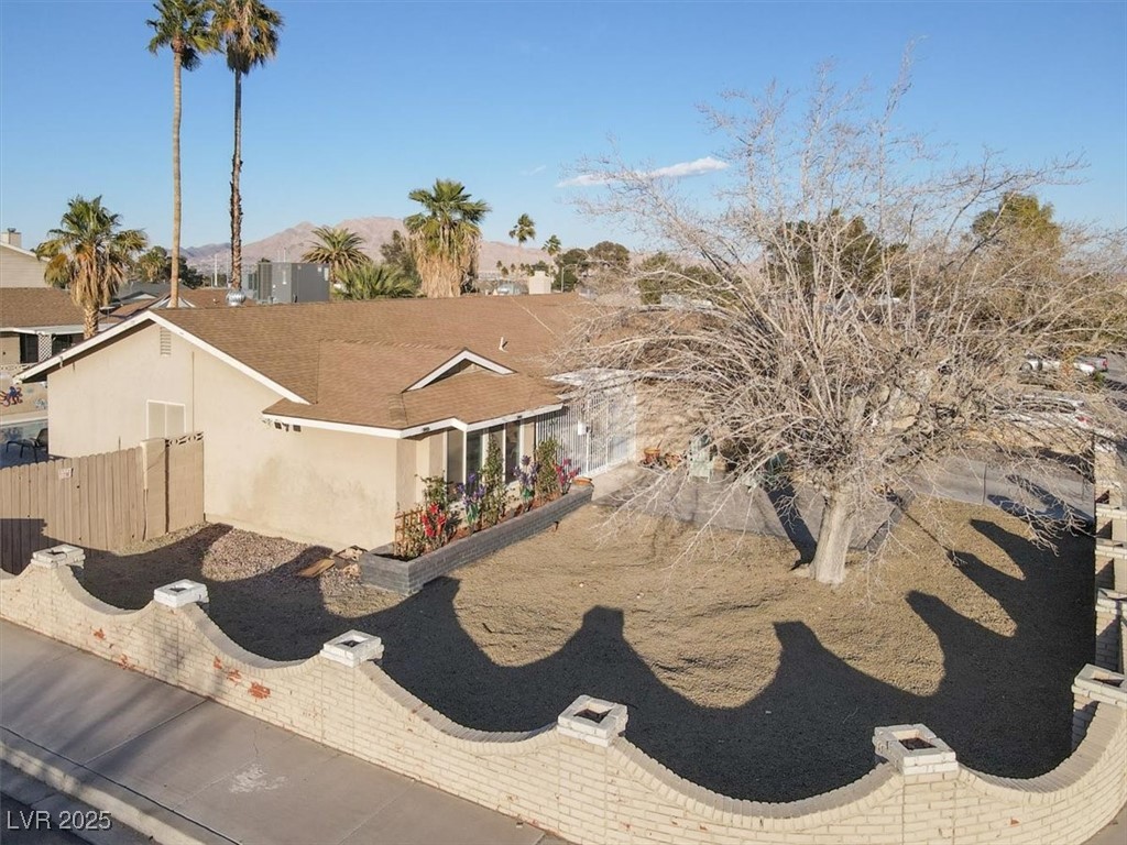 4050 Royalhill Avenue