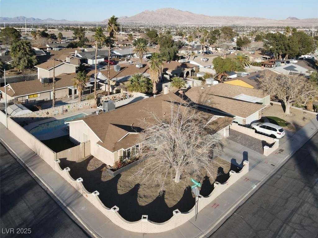 4050 Royalhill Avenue