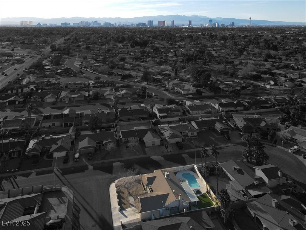 4050 Royalhill Avenue