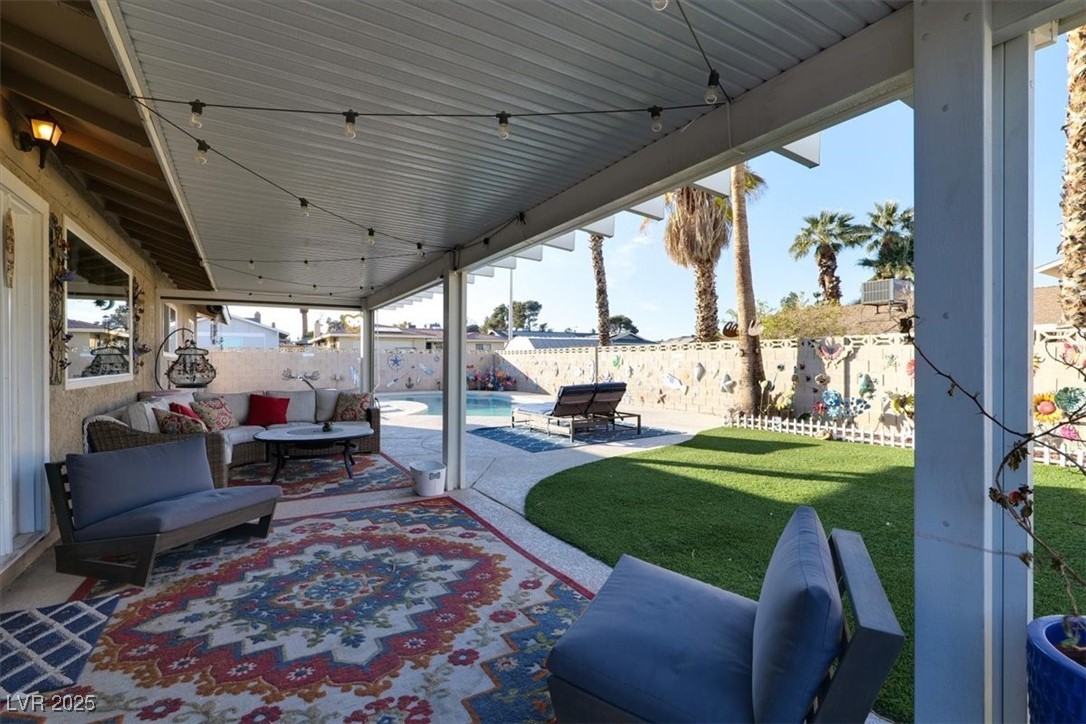 4050 Royalhill Avenue