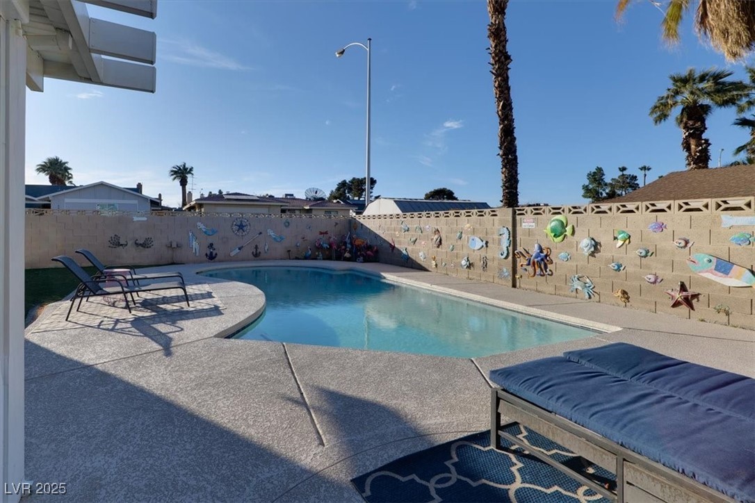 4050 Royalhill Avenue