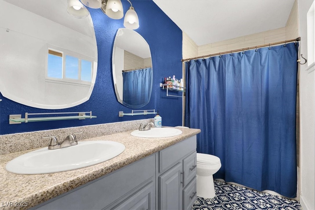 4050 Royalhill Avenue