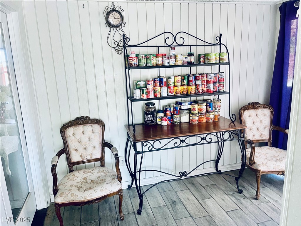 3856 Commanche Avenue