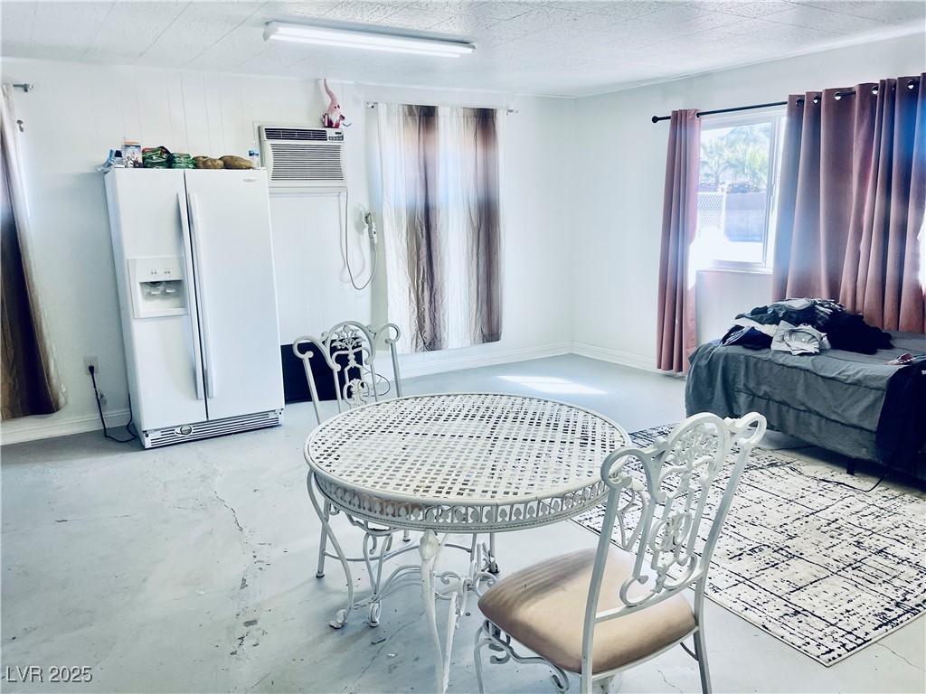 3856 Commanche Avenue