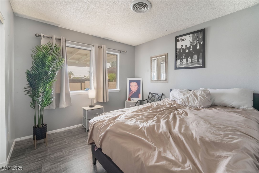 212 North Torrey Pines Drive