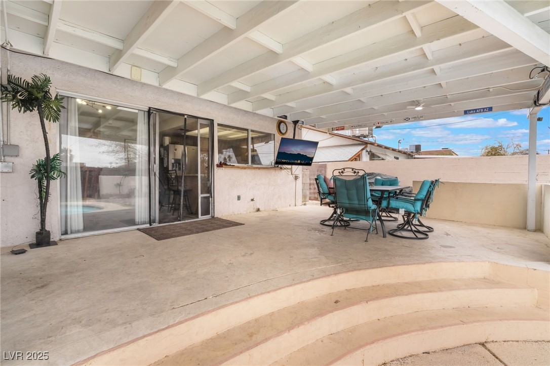 212 North Torrey Pines Drive