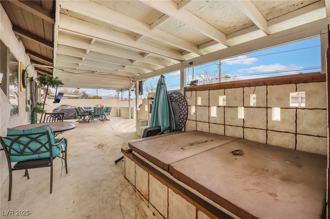 212 North Torrey Pines Drive