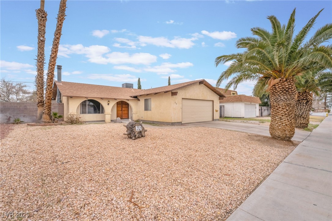 212 North Torrey Pines Drive
