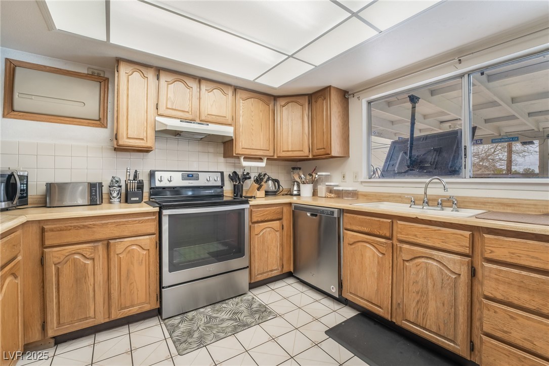 212 North Torrey Pines Drive