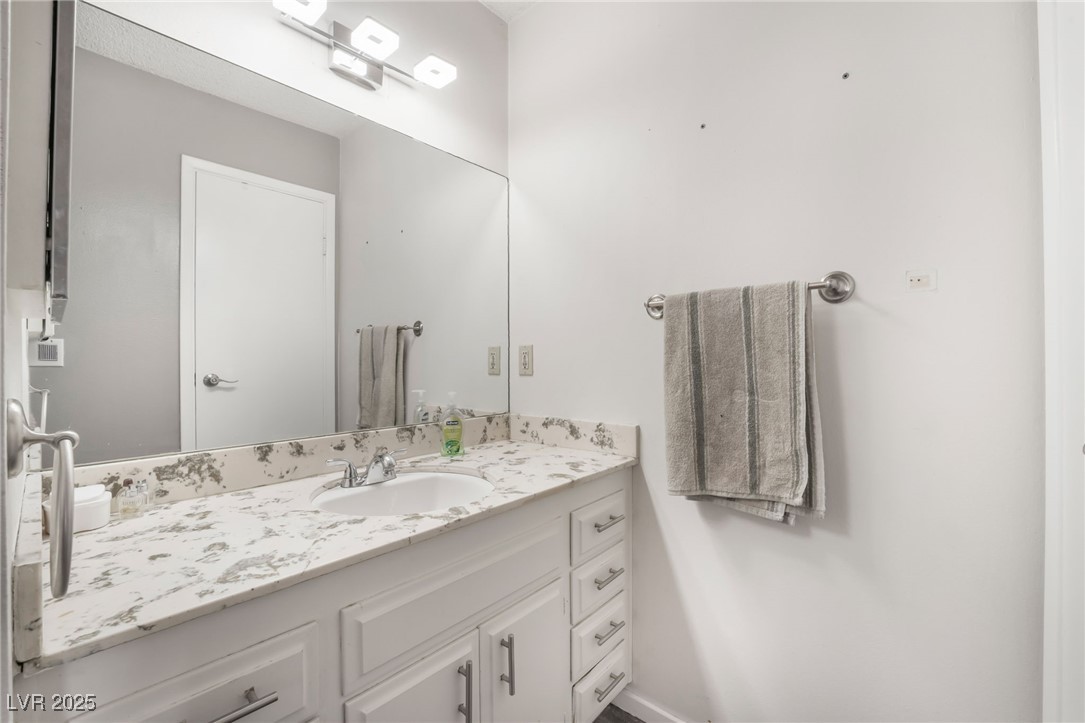 212 North Torrey Pines Drive