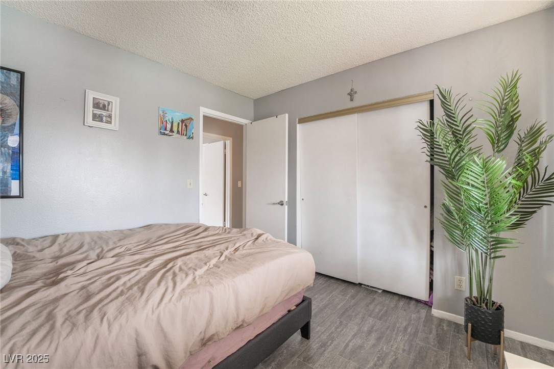 212 North Torrey Pines Drive