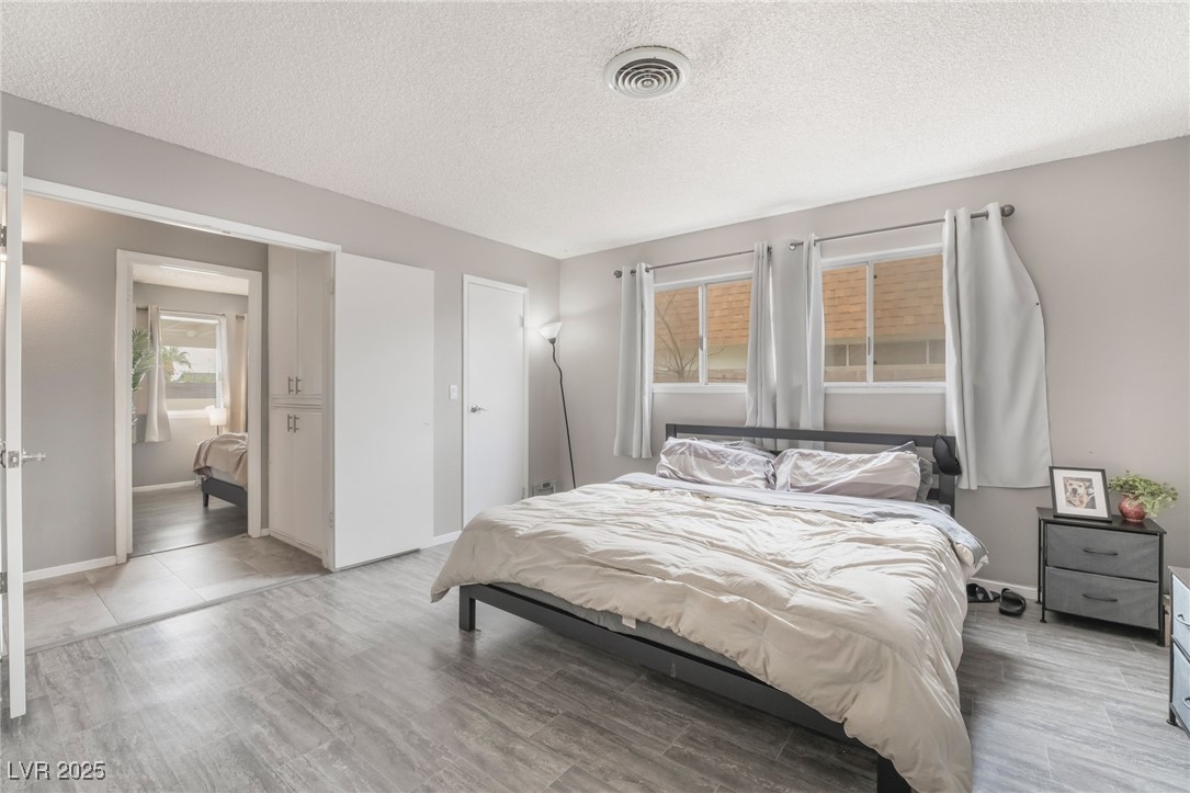 212 North Torrey Pines Drive