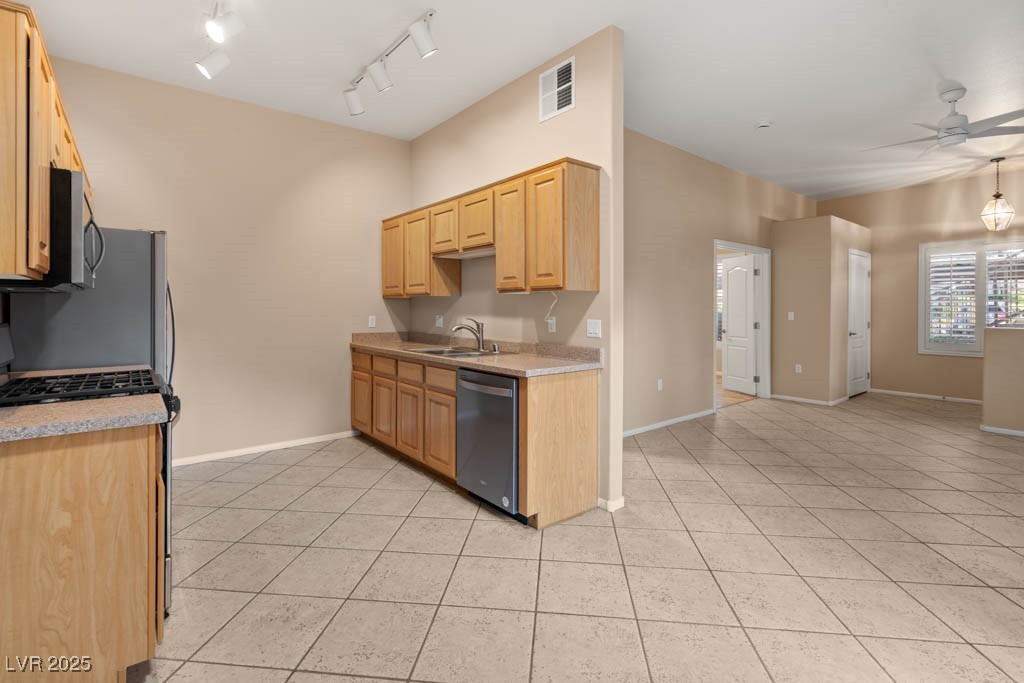 2305 West Horizon Ridge Parkway 2712