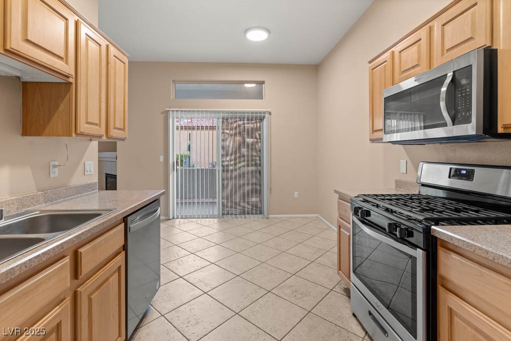 2305 West Horizon Ridge Parkway 2712