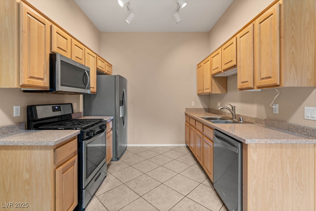 2305 West Horizon Ridge Parkway 2712