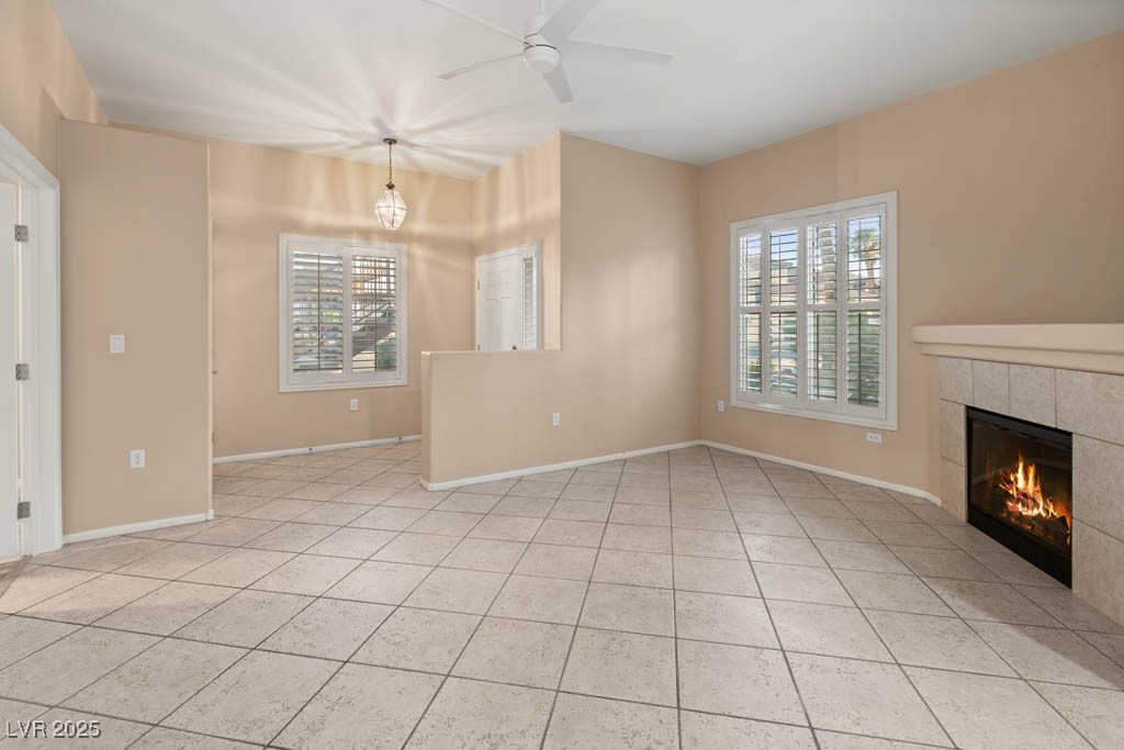 2305 West Horizon Ridge Parkway 2712